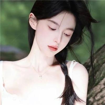 一位站立的人